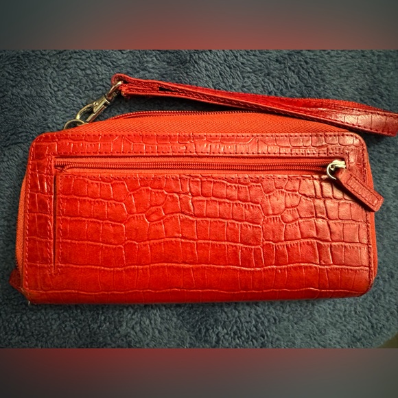 WalletBe full size water w/ zipper, exterior ID and tons of of CC slots - Picture 5 of 5